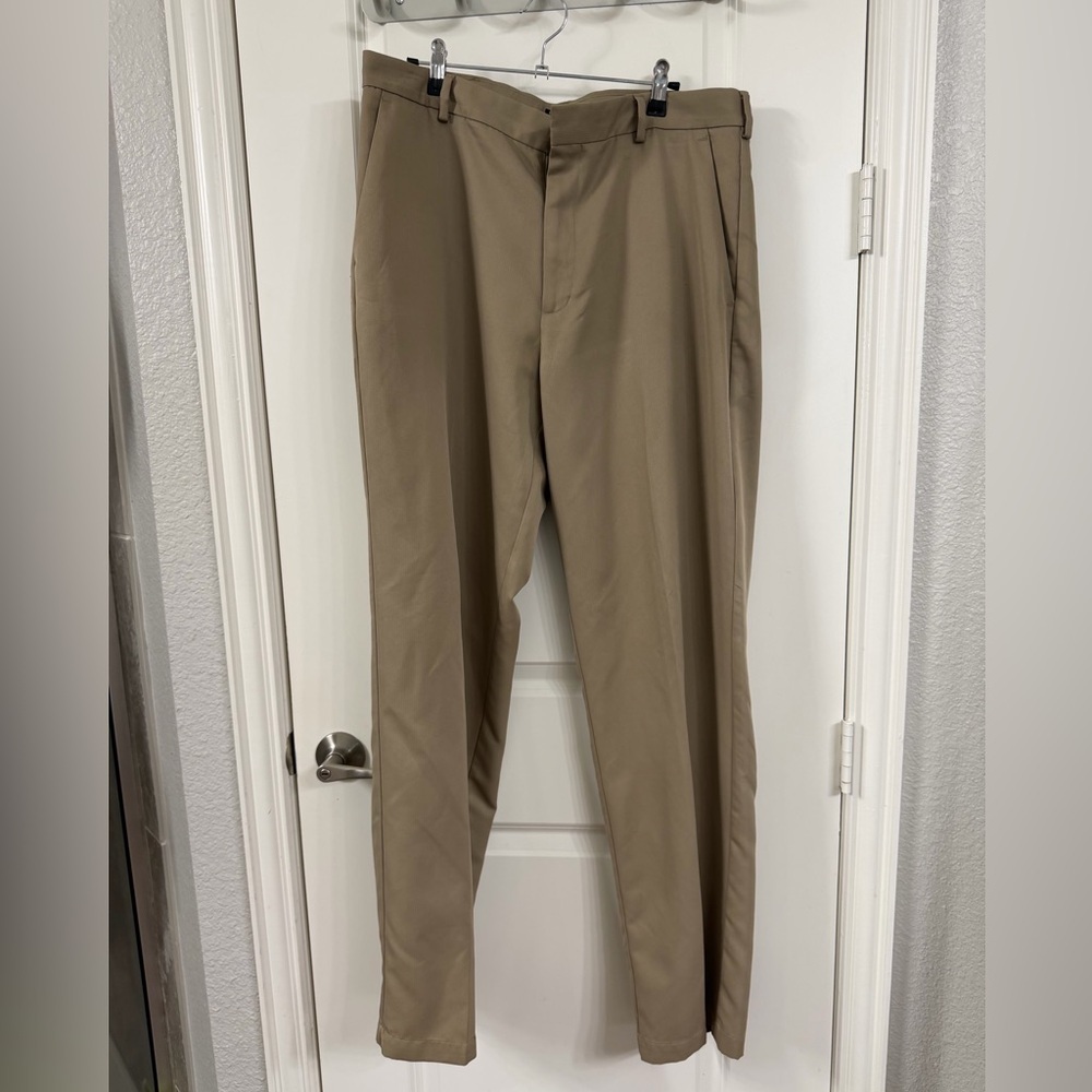Dockers Men's Khaki Chinos